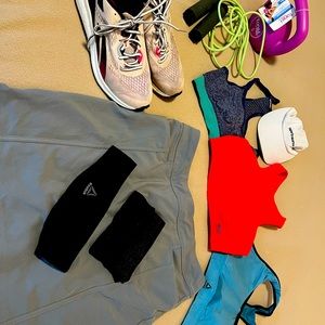 Wonen’s Reebok Running Shoes w/Workout Gear